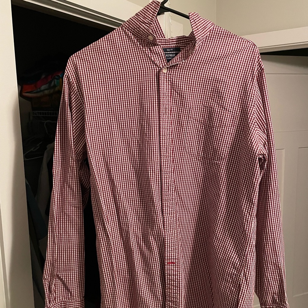 Size large men’s Creimeux long sleeve button down shirt.